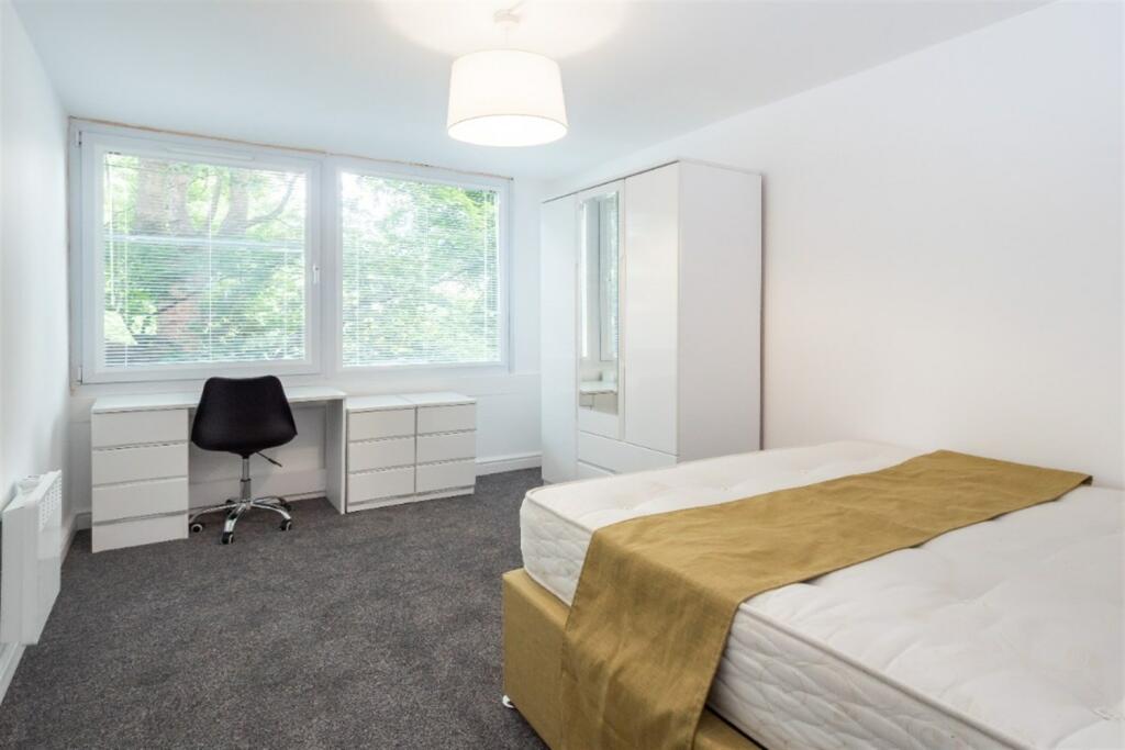 Additional image 9 of 3 bedroom property in High Kingsdown, Bristol