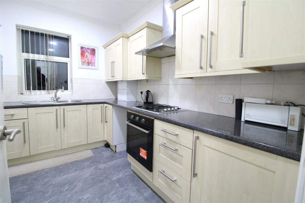 Additional image 4 of Bingley Road, Shipley