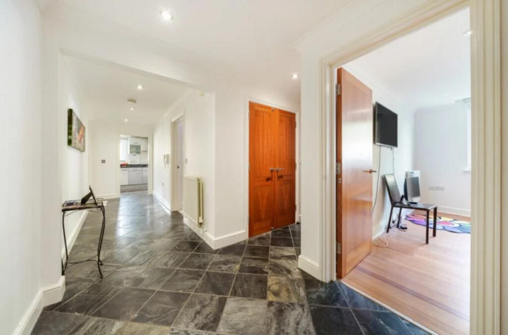 Additional image 5 of Creswell Drive, Beckenham, BR3