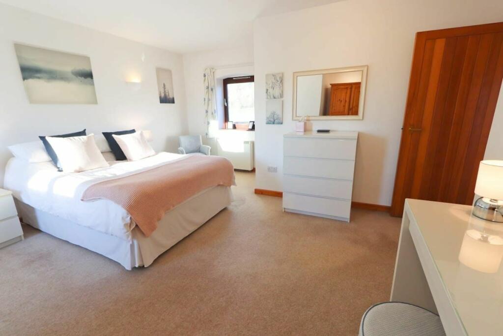 Additional image 17 of Stable Cottage, Washingpool Hill Road, Tockington, Bristol