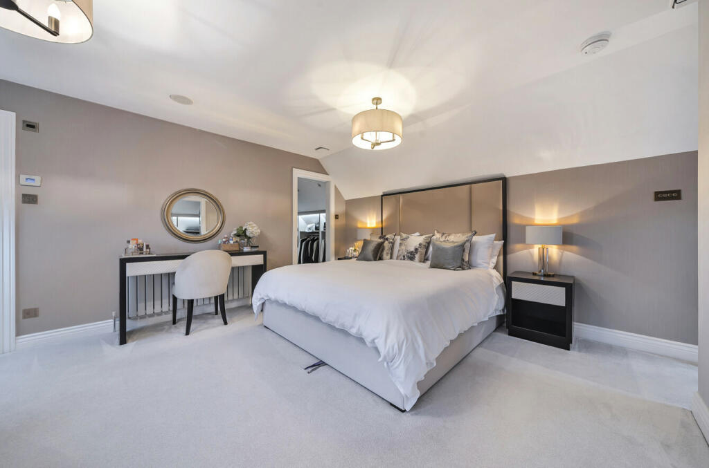 Additional image 25 of Sutherland Avenue, Petts Wood, BR5