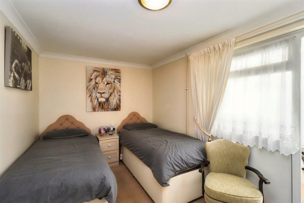 Additional image 7 of Within a cul de sac close to Clevedon riverbank walks