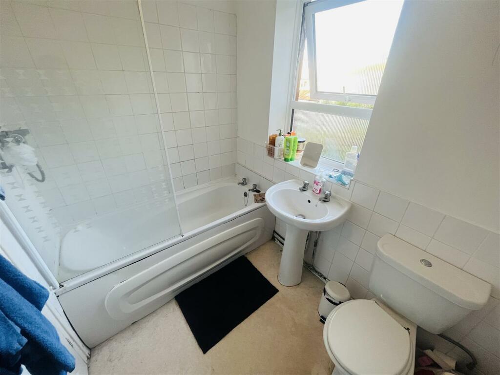 Additional image 10 of BPC02399, Brockworth Crescent