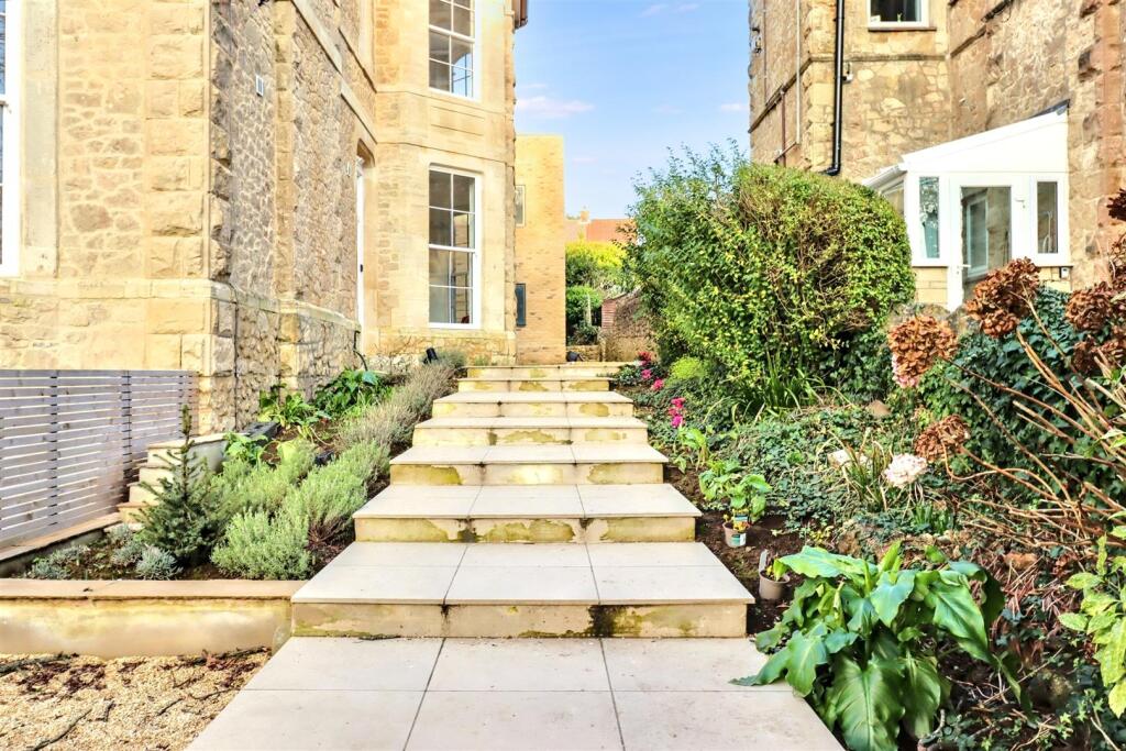 Additional image 15 of Modern luxury in a prestigious coastal location