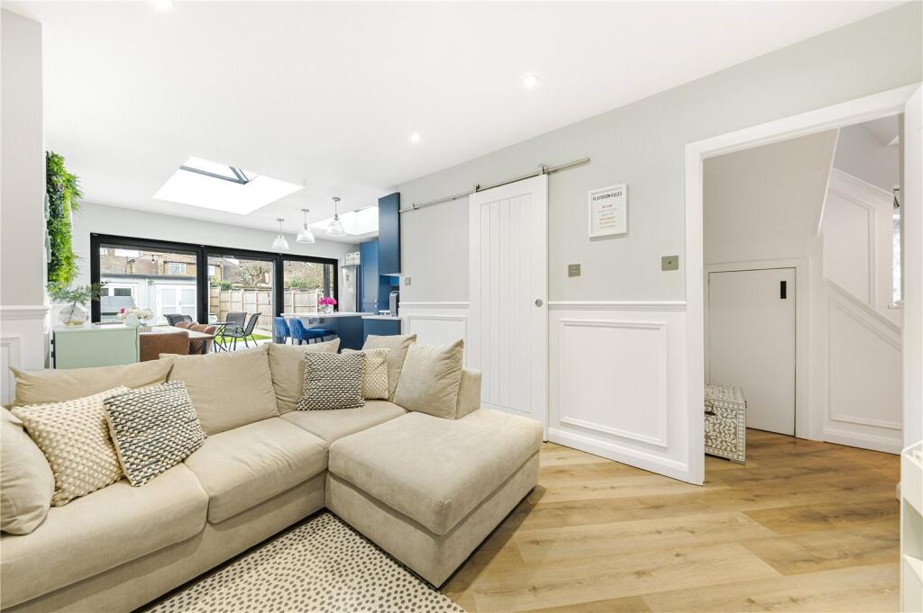 Additional image 20 of Hayes Wood Avenue, Bromley, BR2