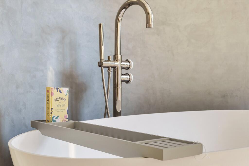 Additional image 44 of Holwood Park Avenue, Keston Park