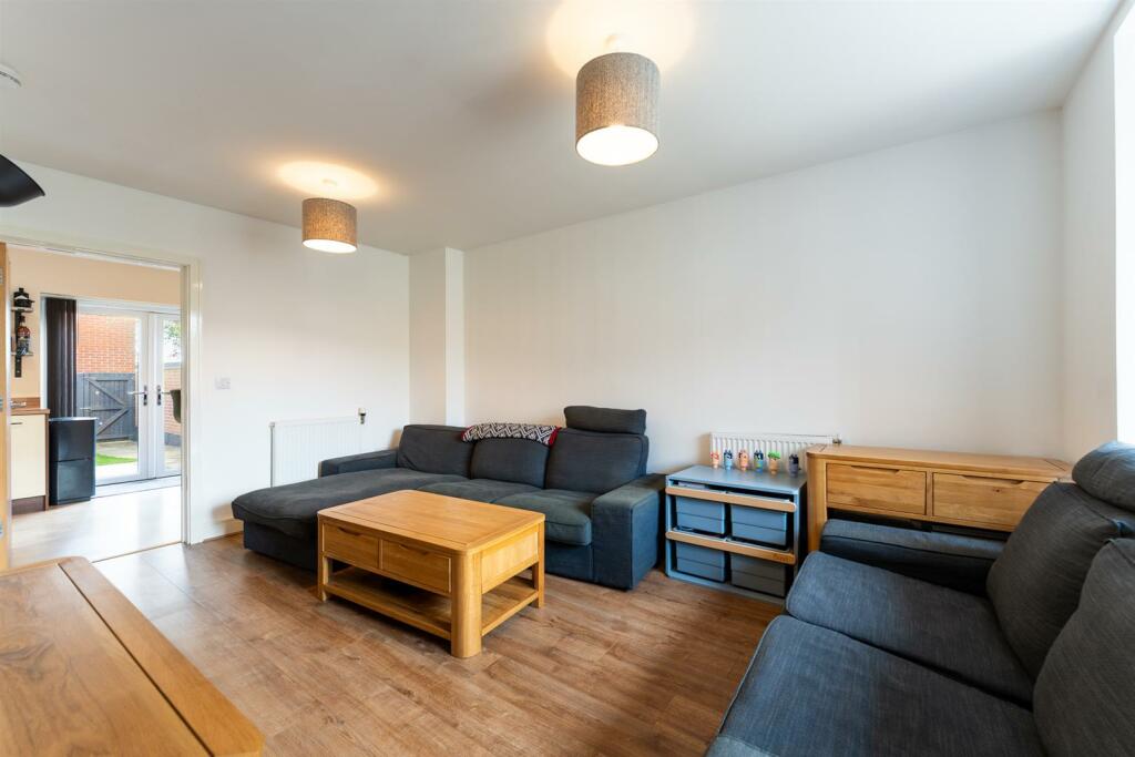 Additional image 4 of Hannah Drive, Locking - FANTASTIC FIRST HOME