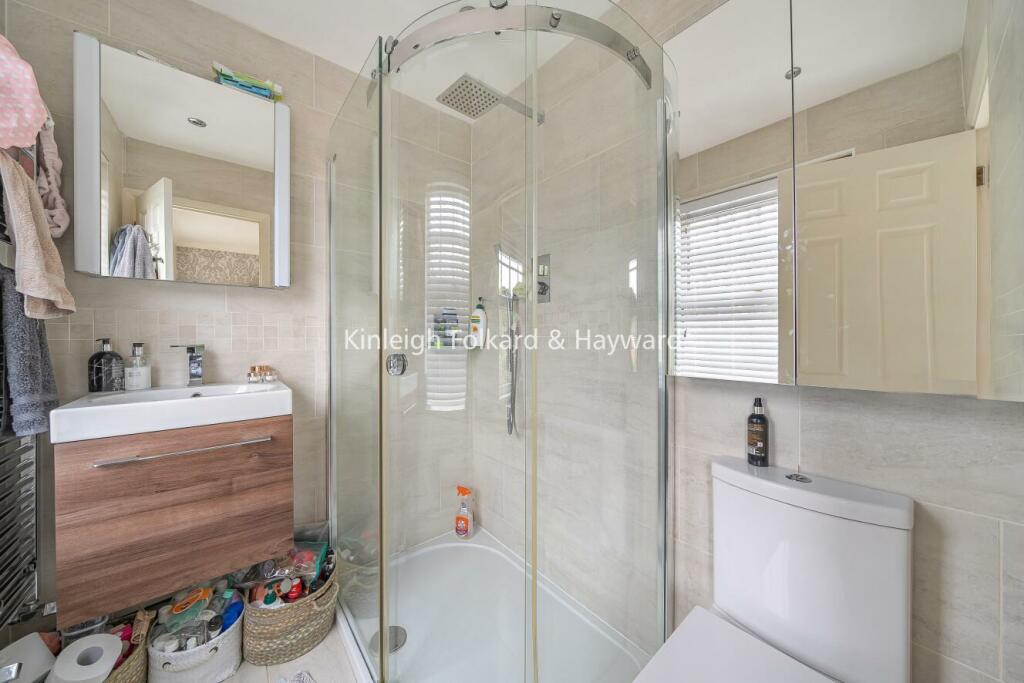 Additional image 16 of Pickwick Way, Chislehurst