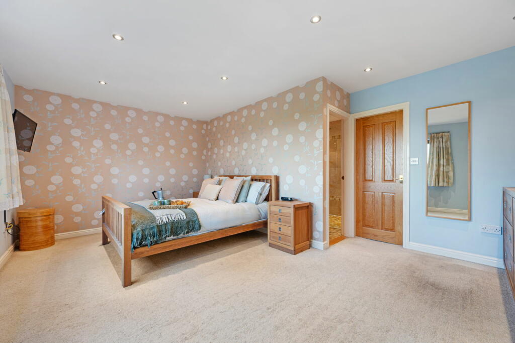 Additional image 17 of Latham Lane, Gomersal, Cleckheaton, BD19
