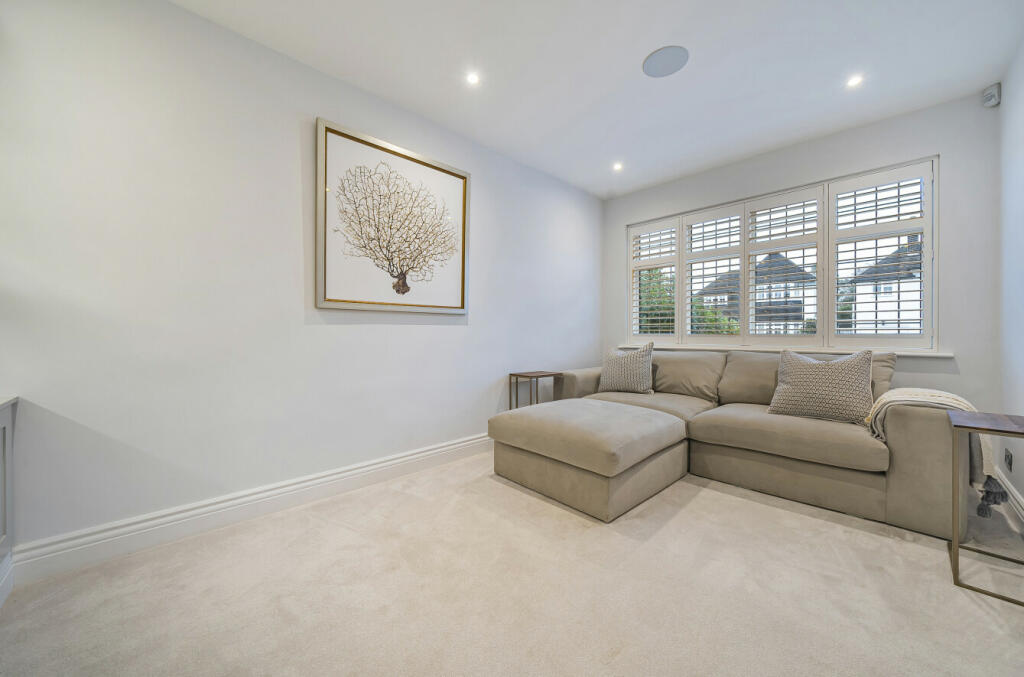 Additional image 19 of Sutherland Avenue, Petts Wood, BR5