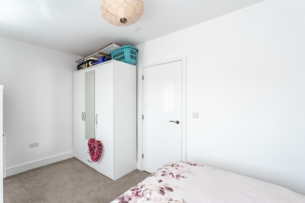 Additional image 13 of Lord Way, Locking Parklands - IMMACULATE