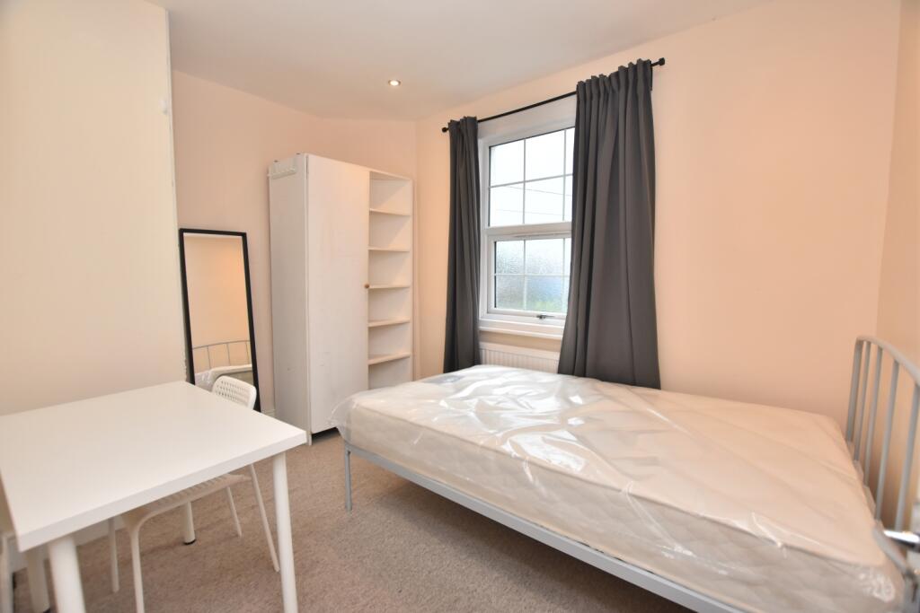 Room 8, Fishponds Road, Fishponds, Bristol, BS16