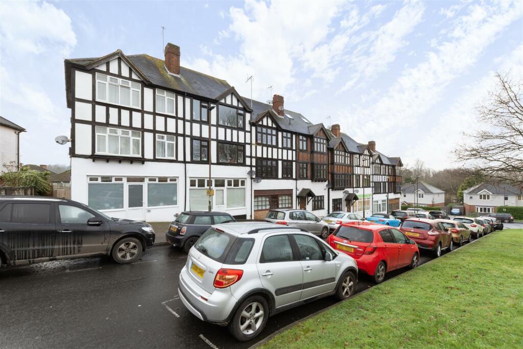 Additional image 3 of Cleave Avenue, Farnborough