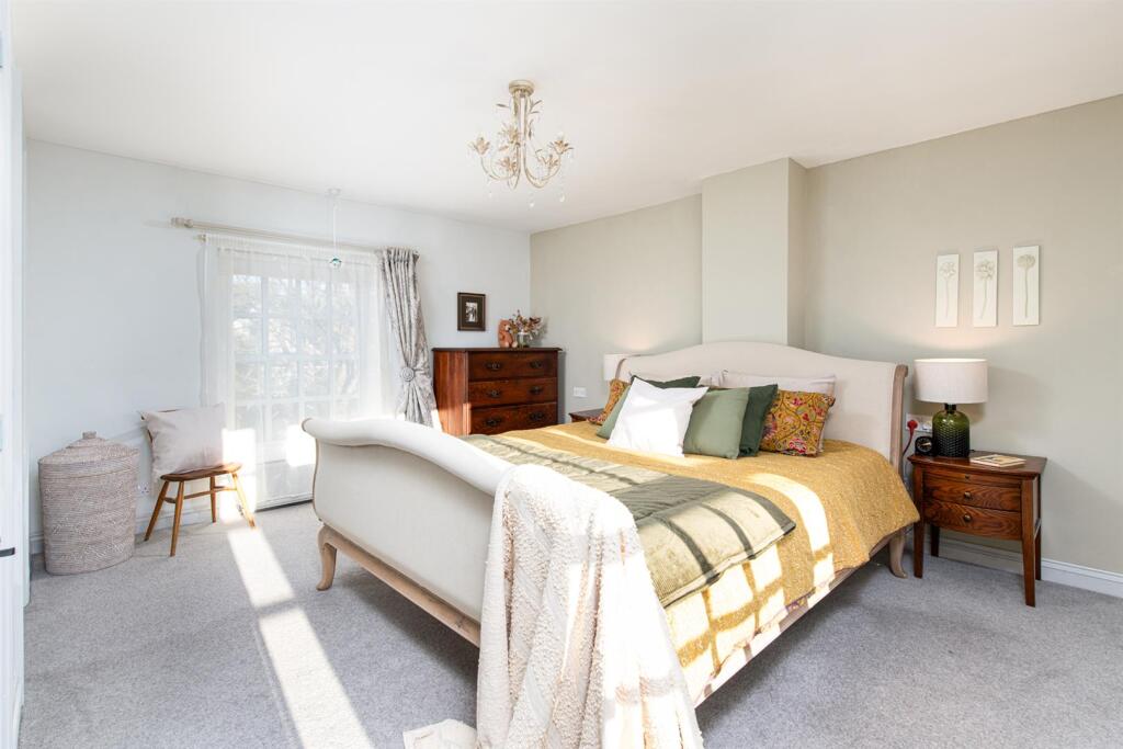 Additional image 18 of Front Street, Churchill