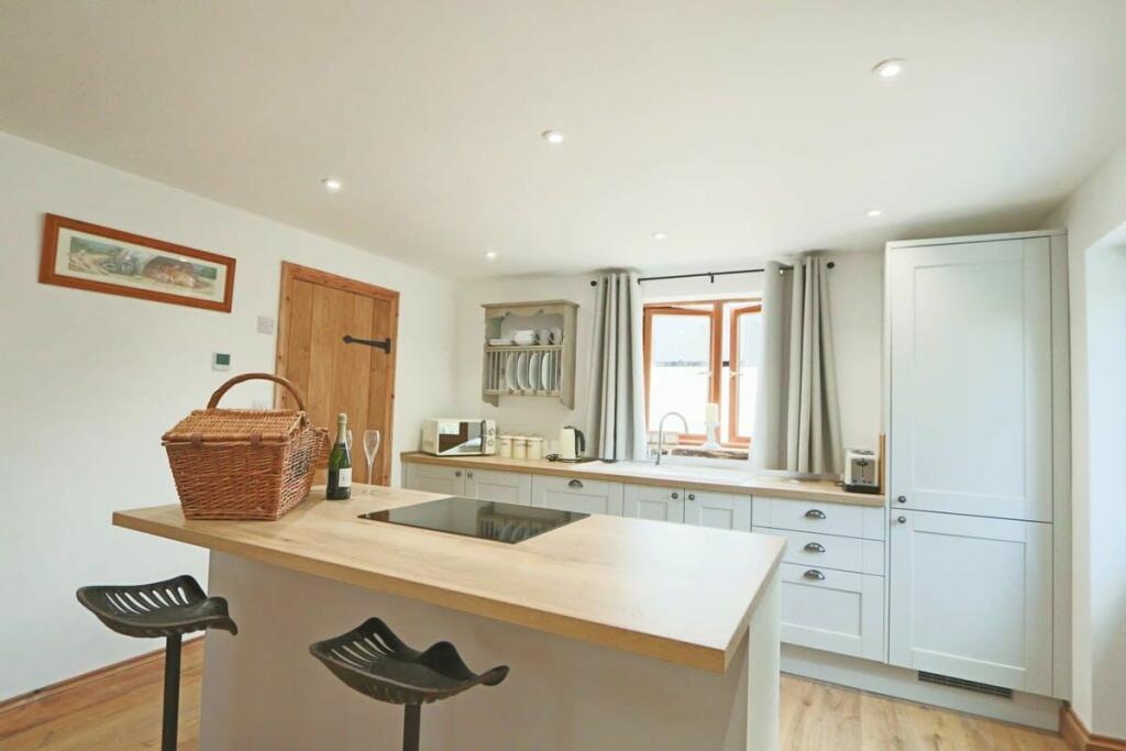 Additional image 4 of Foxhole, Foxholes Lane, Tockington, Bristol