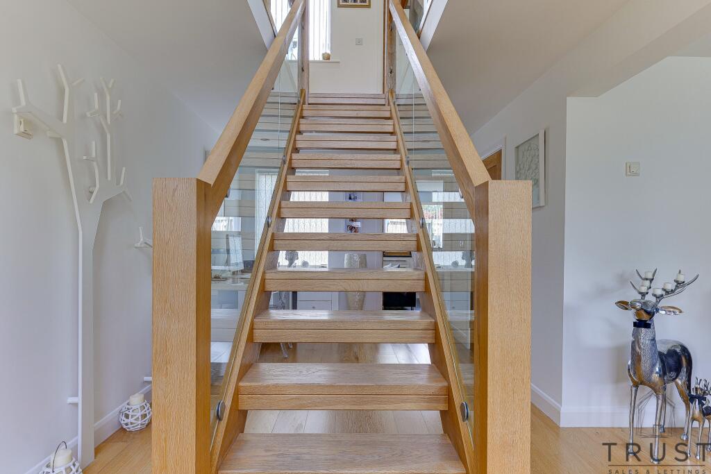 Additional image 11 of Bradford Road, Birkenshaw