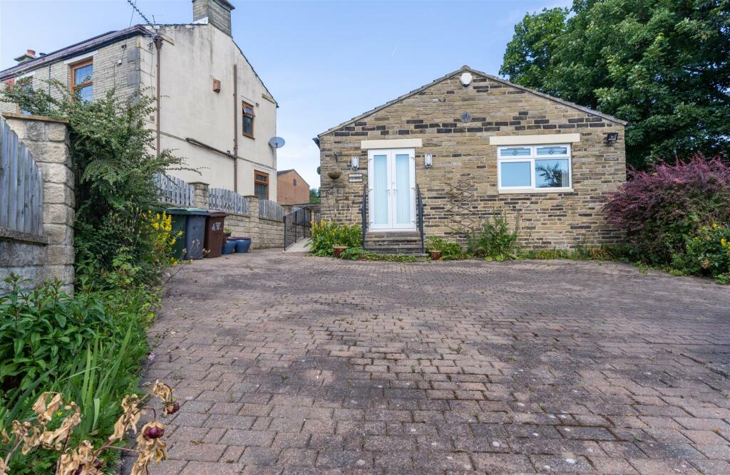 Additional image 5 of Brentford Road, Low Moor, Bradford