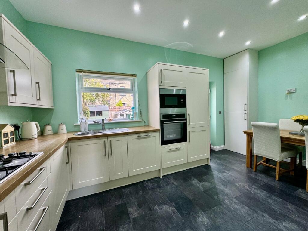 Additional image 12 of Cleckheaton Road, Oakenshaw, BD12