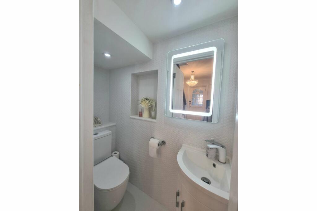 Additional image 39 of Third Avenue, Newhaven, BN9