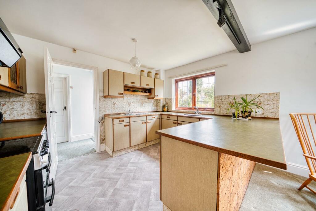 Additional image 8 of Charming cottage situated within 1/3 of an acre on the fringes of Claverham