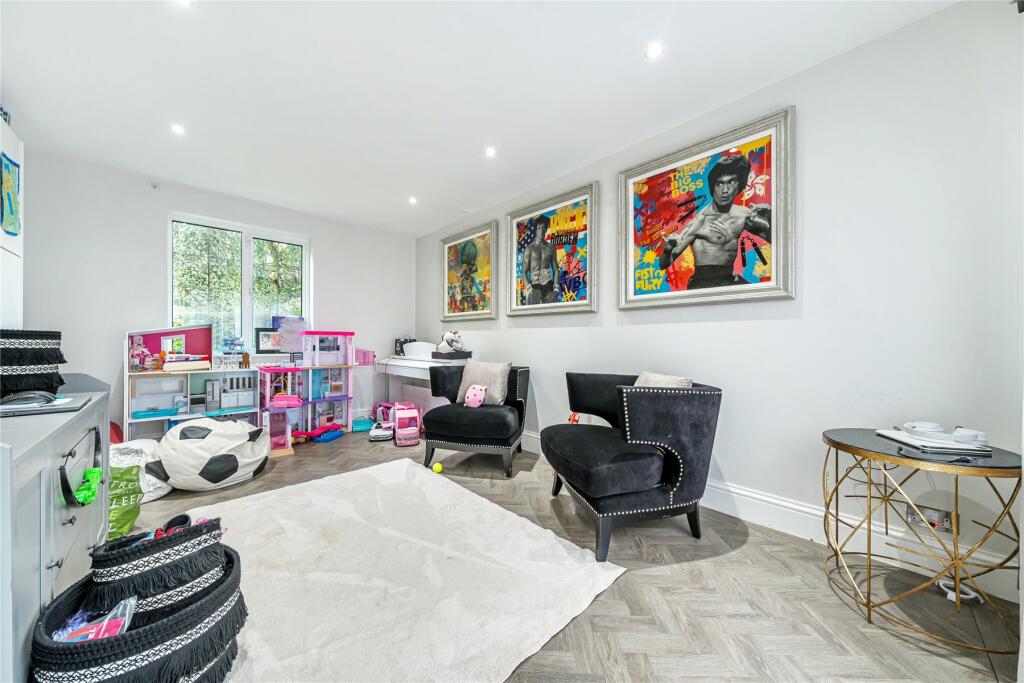 Additional image 10 of Hollydale Drive, Bromley