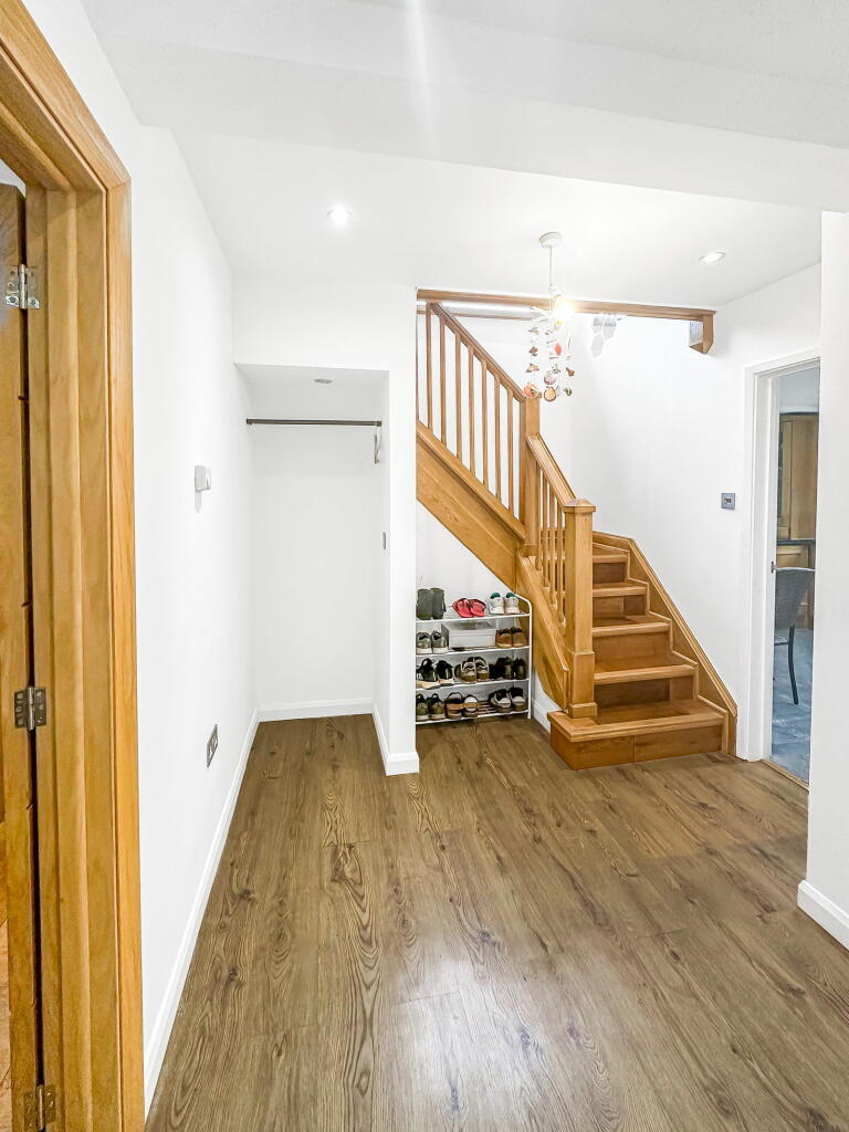 Additional image 8 of Merewood Close, Bromley, BR1 2AN