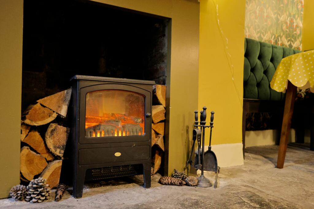 Additional image 5 of Basement Flat,  Caledonia Place, Bristol