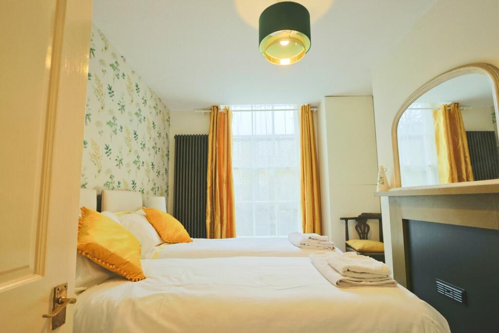 Additional image 17 of Basement Flat,  Caledonia Place, Bristol