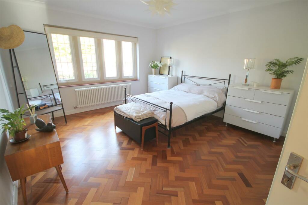 Additional image 10 of Park Crescent, Frenchay, Bristol