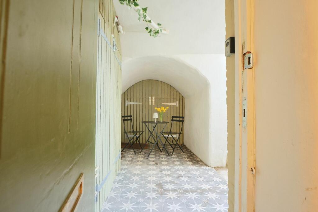 Additional image 20 of Basement Flat,  Caledonia Place, Bristol