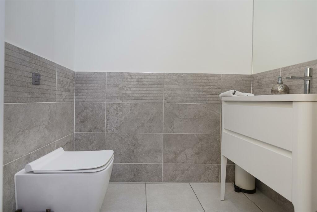 Additional image 16 of Snelsins Road, Cleckheaton