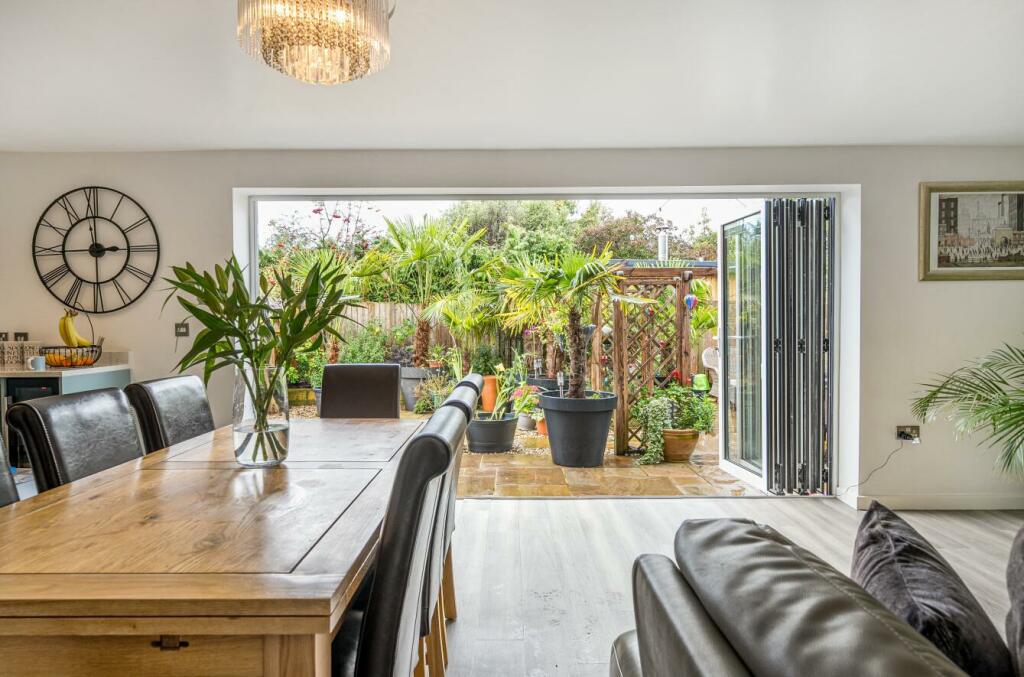 Additional image 4 of Broadway, Yate