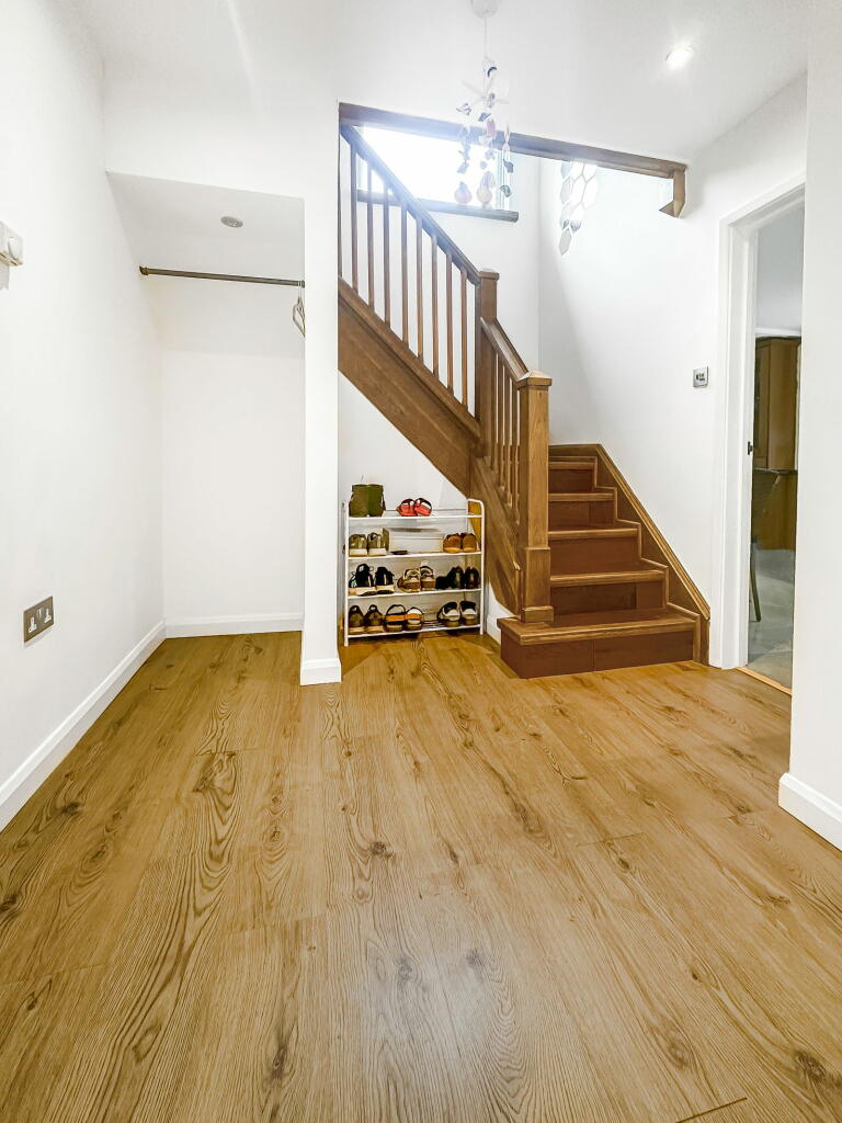 Additional image 15 of Merewood Close, Bromley, BR1 2AN