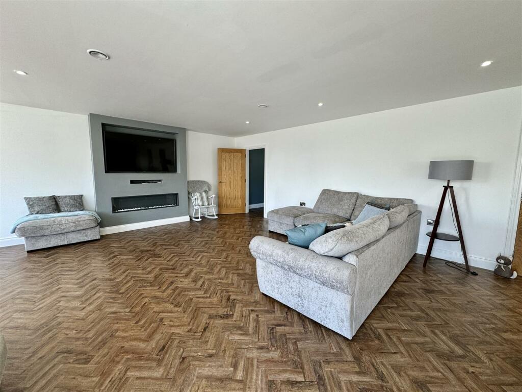 Additional image 7 of The Woodlands, Seaton