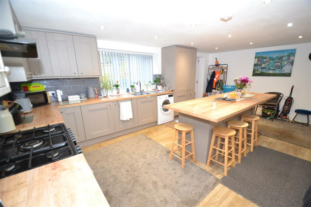 Additional image 19 of Ford Hill, Queensbury, Bradford