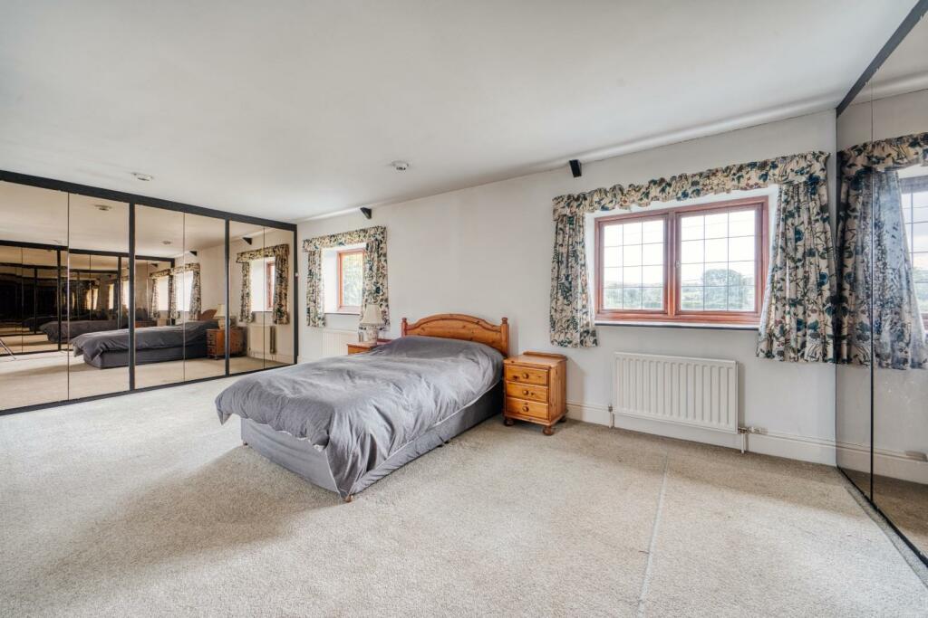 Additional image 14 of Charming cottage situated within 1/3 of an acre on the fringes of Claverham