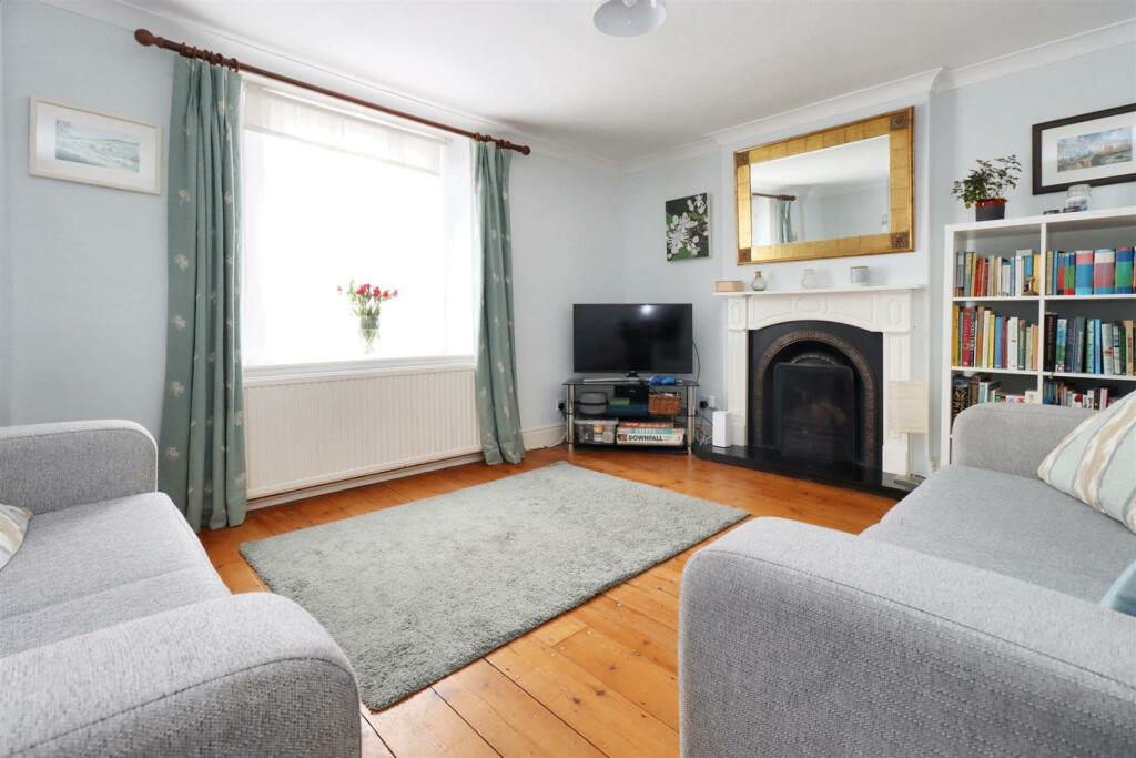 Additional image 3 of Short walk to Clevedon Town Centre