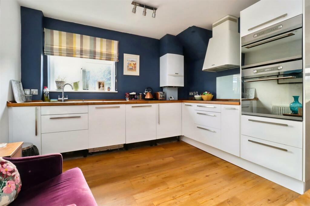 Additional image 4 of Adjacent to coastal walks in Clevedon