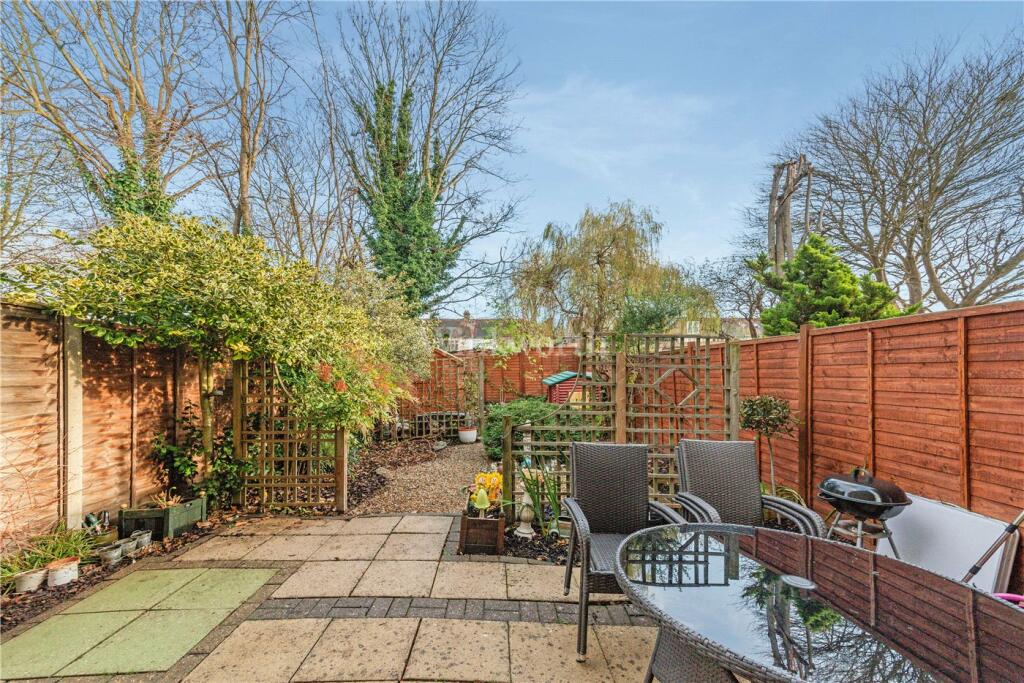 Additional image 8 of Vicarage Drive, Beckenham, BR3