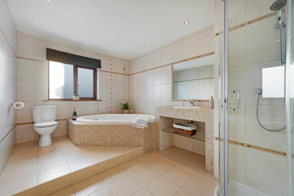 Additional image 25 of Latham Lane, Gomersal, Cleckheaton, BD19