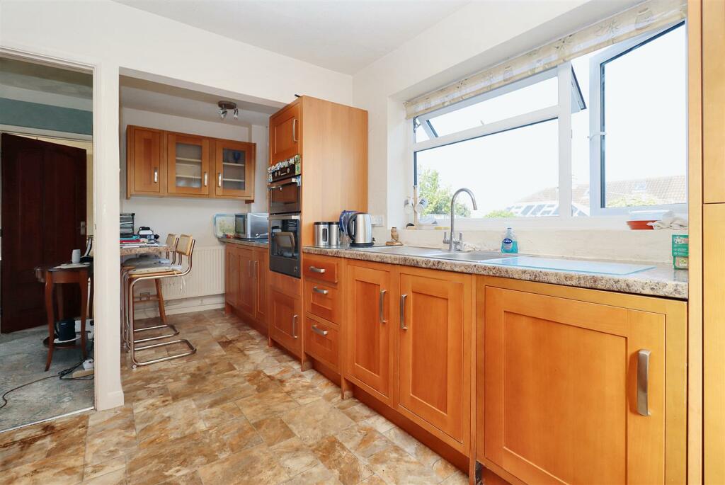 Additional image 6 of Much admired Upper Clevedon location