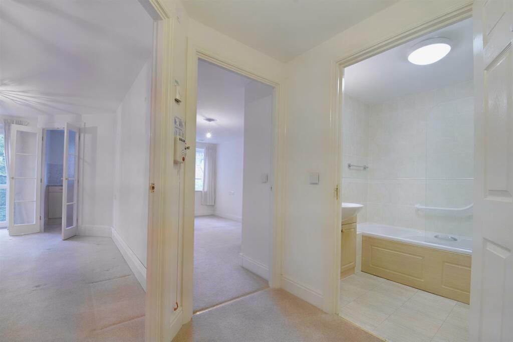 Additional image 9 of Coleridge Court, Clevedon, BS21 6FL