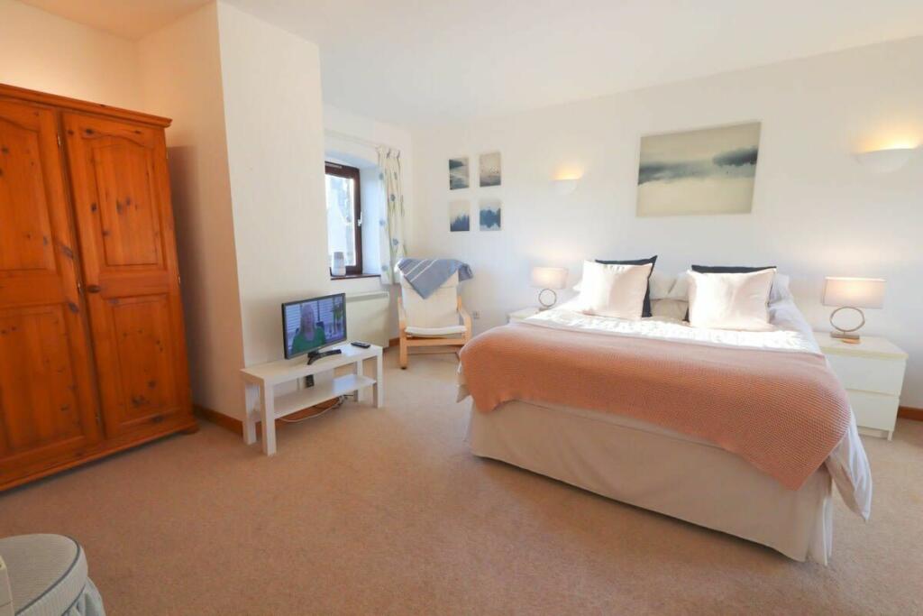 Additional image 21 of Stable Cottage, Washingpool Hill Road, Tockington, Bristol