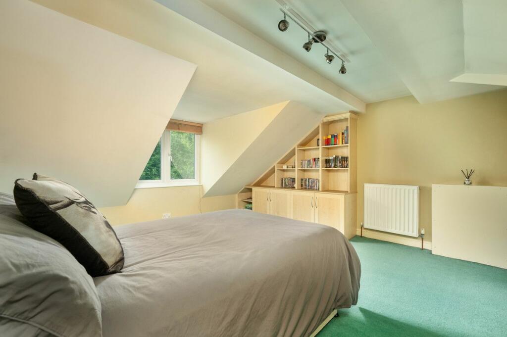 Additional image 32 of Bradford Road, Gomersal