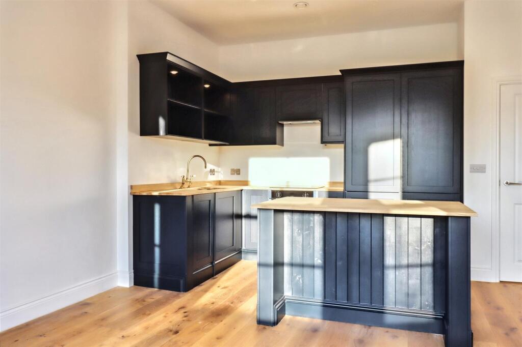 Additional image 6 of Modern luxury in a prestigious coastal location