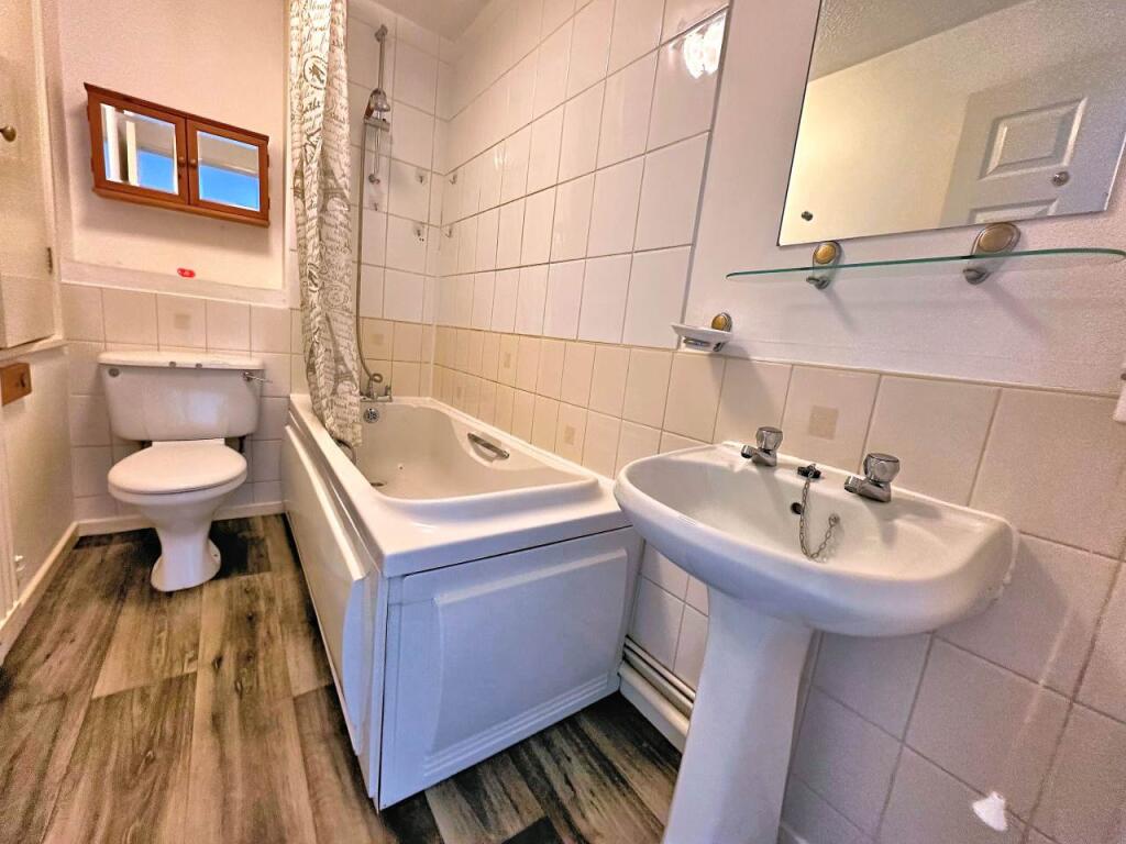 Additional image 12 of Armstrong Close, Thornbury, South Gloucestershire