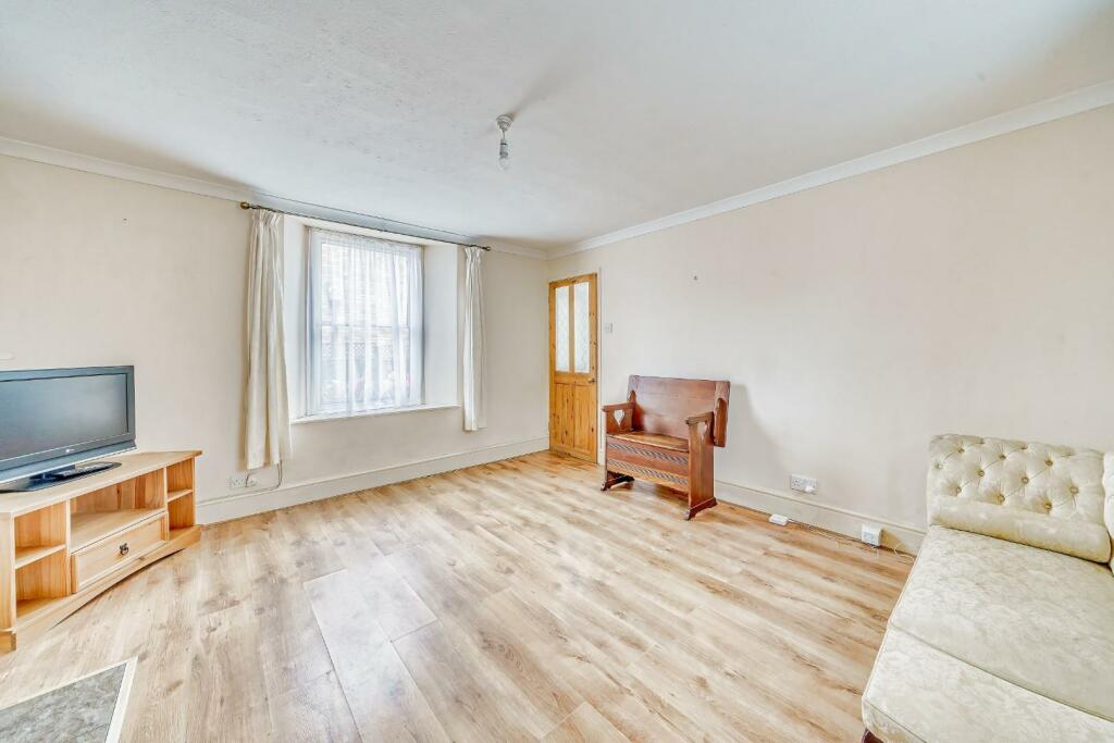 Additional image 4 of Beautiful double fronted semi-detached cottage, ideally situated for access to Yatton's main line railway station