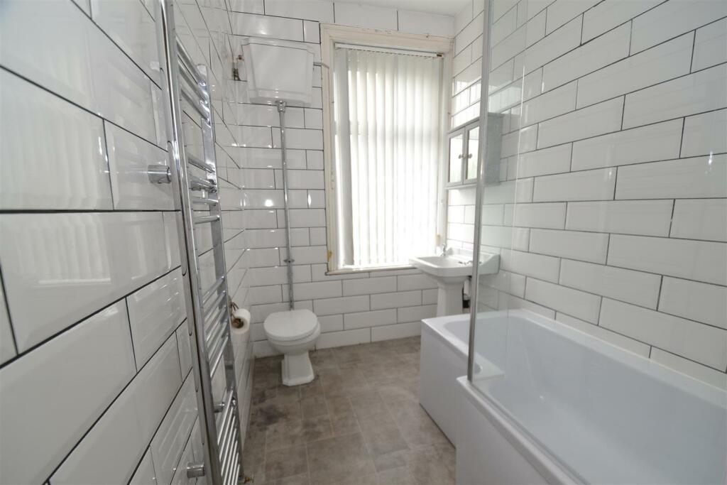 Additional image 11 of Bradford Road, Oakenshaw