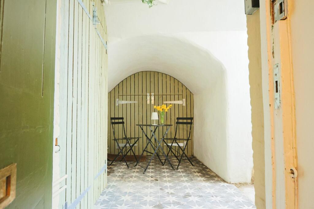 Additional image 21 of Basement Flat,  Caledonia Place, Bristol