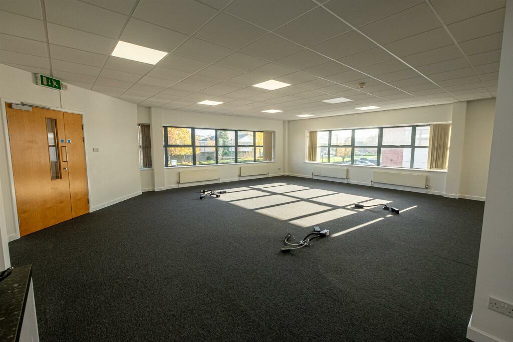 Additional image 30 of FREEHOLD OFFICE BUILDING | BS20